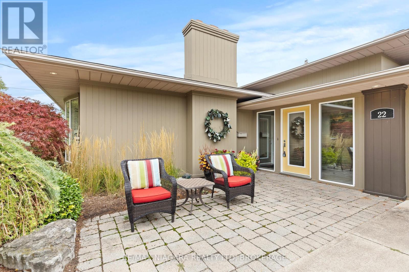 22 Royal York Road, St. Catharines (Lakeshore), Ontario  L2N 2N6 - Photo 6 - X12427958