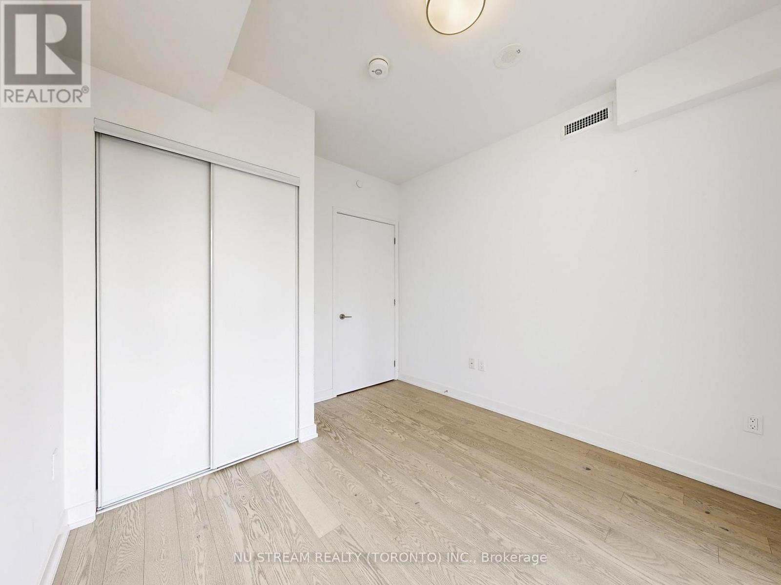 2106 - 15 Queens Quay East Quay E, Toronto, Ontario  M5E 0A5 - Photo 13 - C12427947
