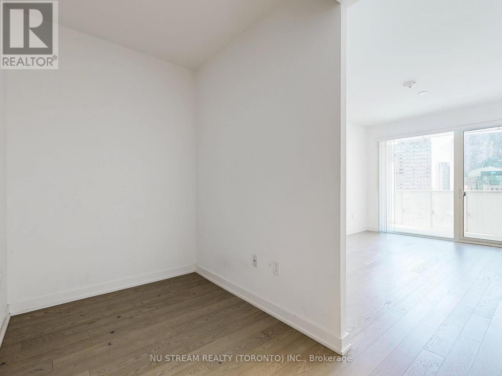 2106 - 15 Queens Quay East Quay E, Toronto, Ontario  M5E 0A5 - Photo 14 - C12427947