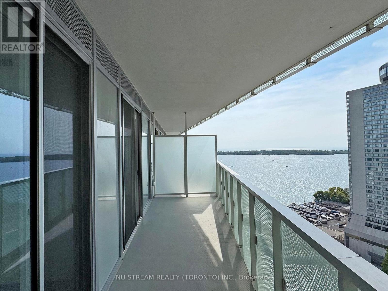 2106 - 15 Queens Quay East Quay E, Toronto, Ontario  M5E 0A5 - Photo 2 - C12427947