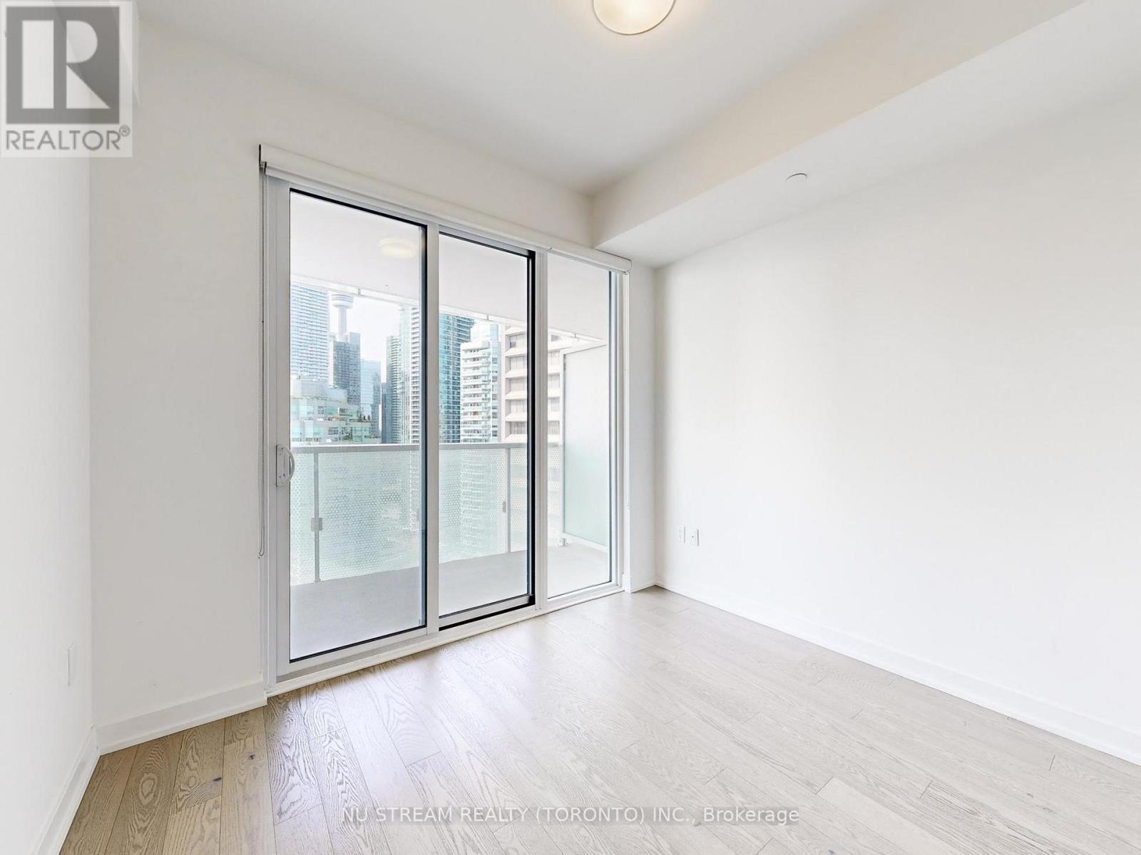 2106 - 15 Queens Quay East Quay E, Toronto, Ontario  M5E 0A5 - Photo 8 - C12427947