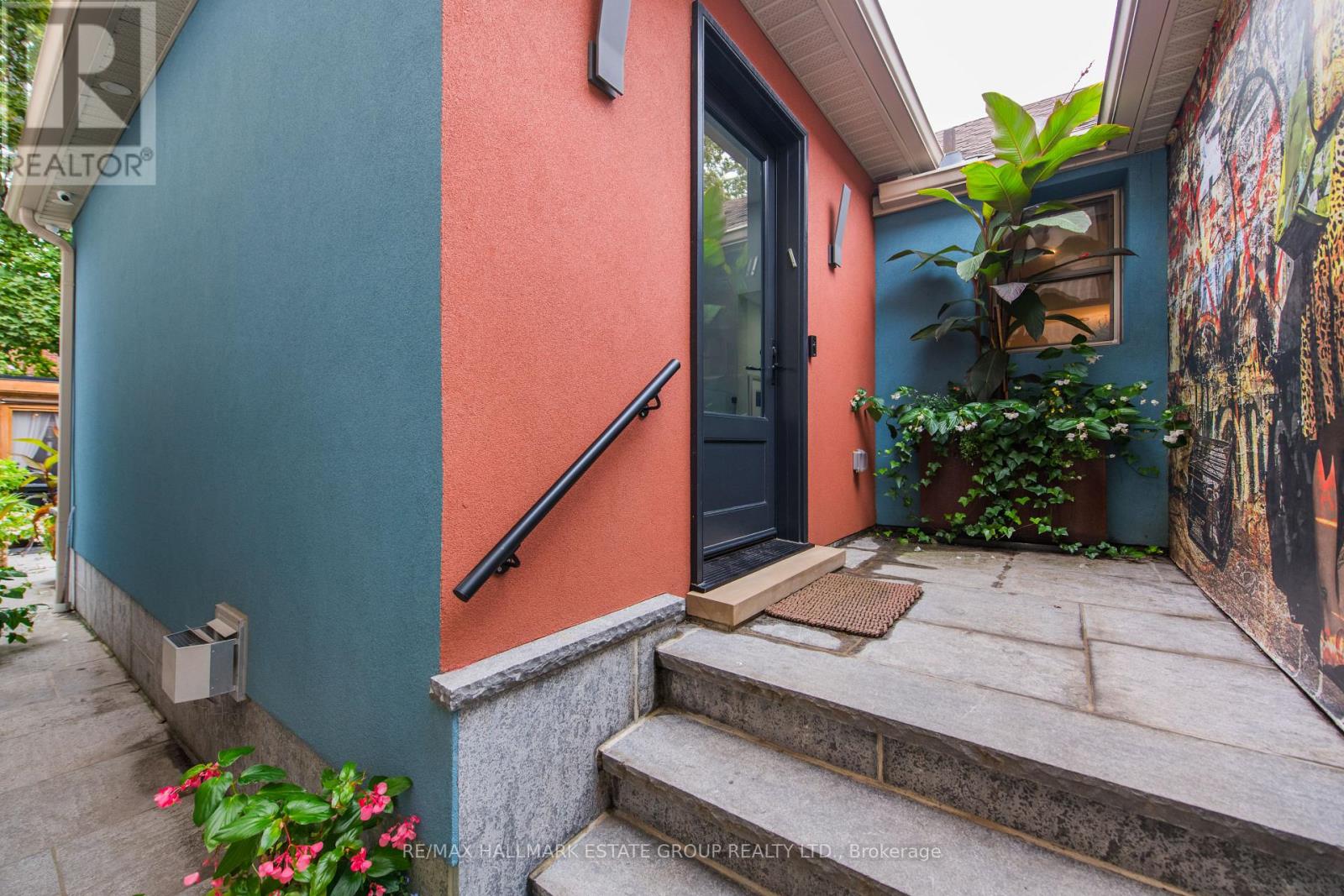 25 Flanders Road, Toronto, Ontario  M6C 3K5 - Photo 21 - C12427949