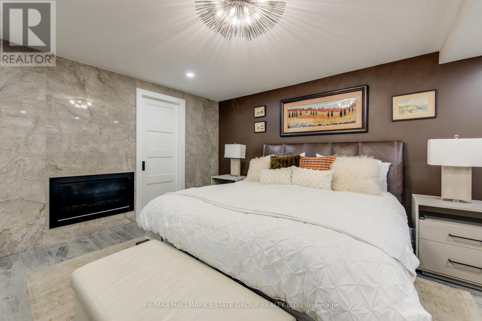 25 Flanders Road, Toronto, Ontario  M6C 3K5 - Photo 34 - C12427949