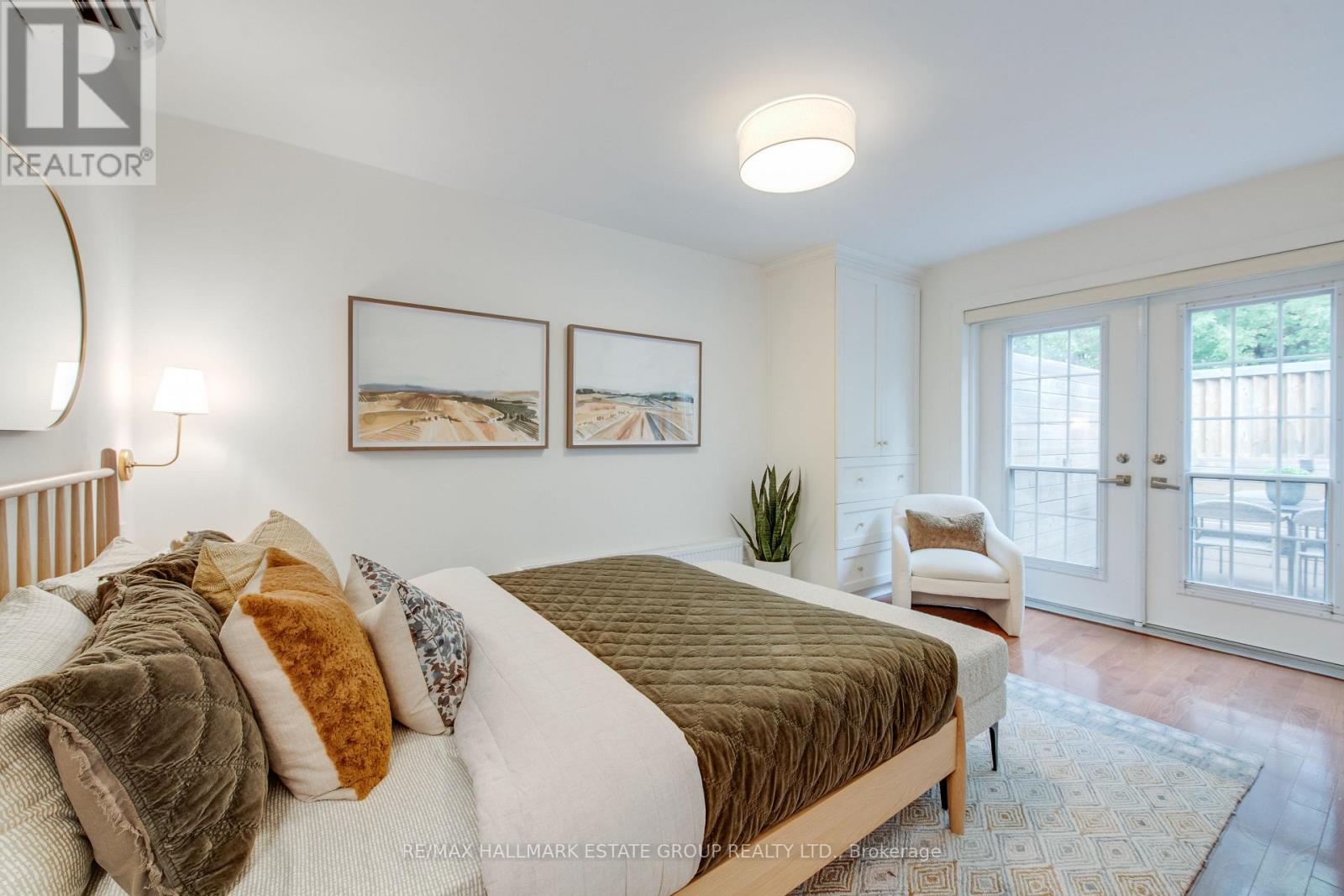 25 Flanders Road, Toronto, Ontario  M6C 3K5 - Photo 9 - C12427949
