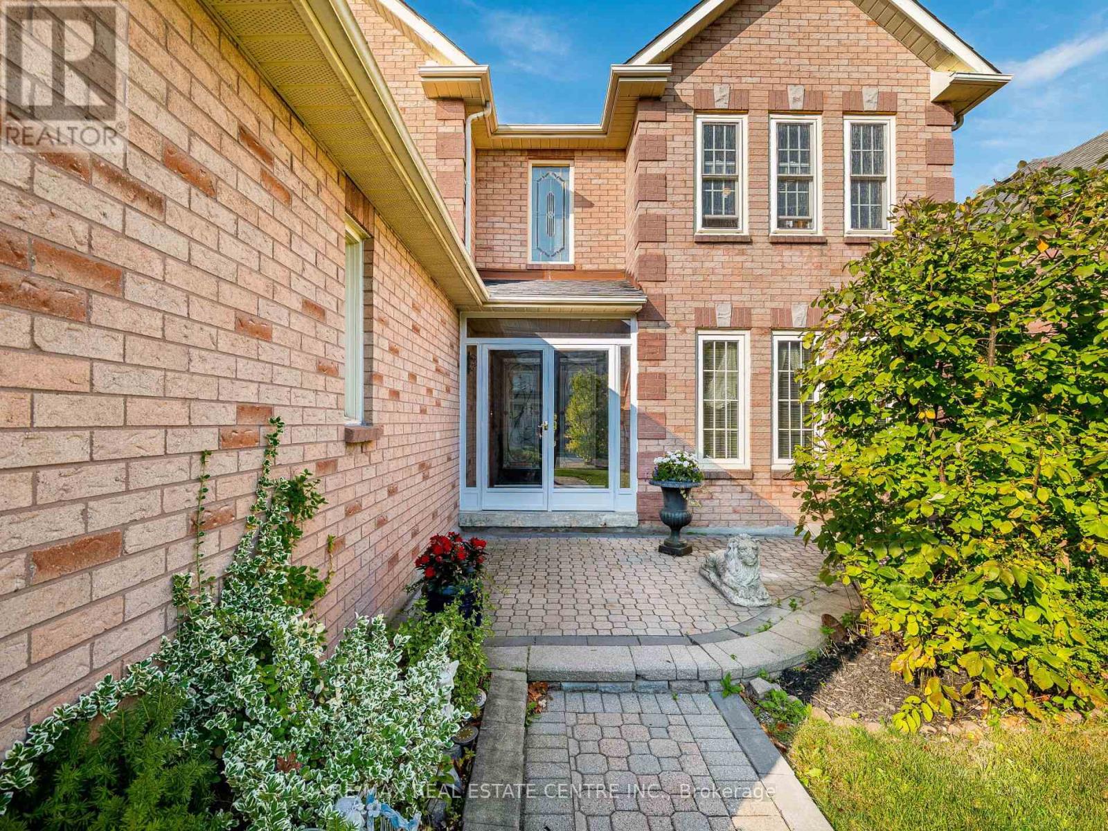 490 Old Harwood Avenue, Ajax, Ontario  L1T 3L1 - Photo 3 - E12427939