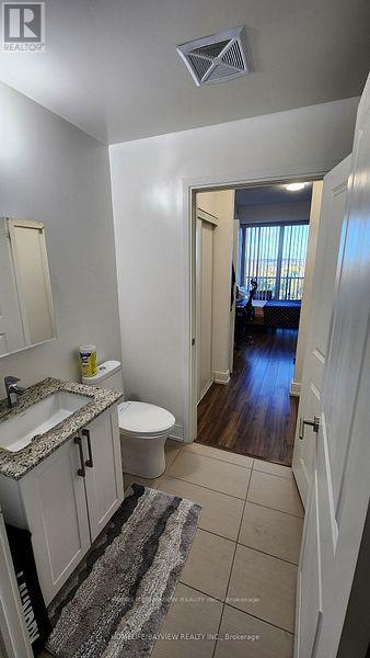 1707b - 9600 Yonge Street, Richmond Hill, Ontario  L4C 0X3 - Photo 10 - N12379482