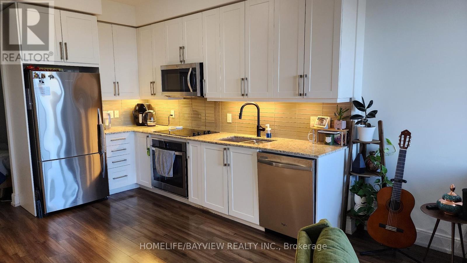 1707b - 9600 Yonge Street, Richmond Hill, Ontario  L4C 0X3 - Photo 6 - N12379482