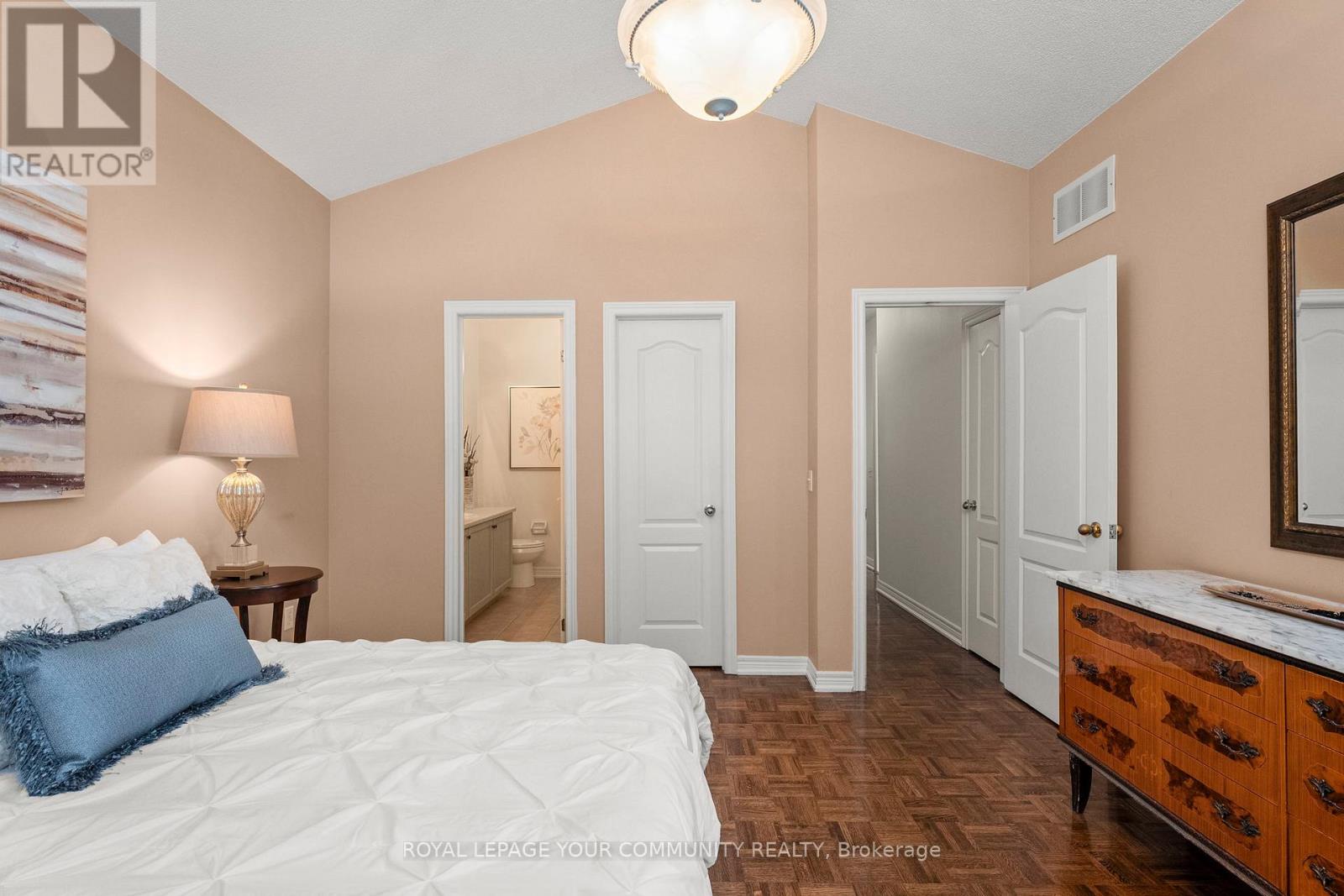 29 Cliveden Place, Markham, Ontario  L6C 2S4 - Photo 15 - N12427920