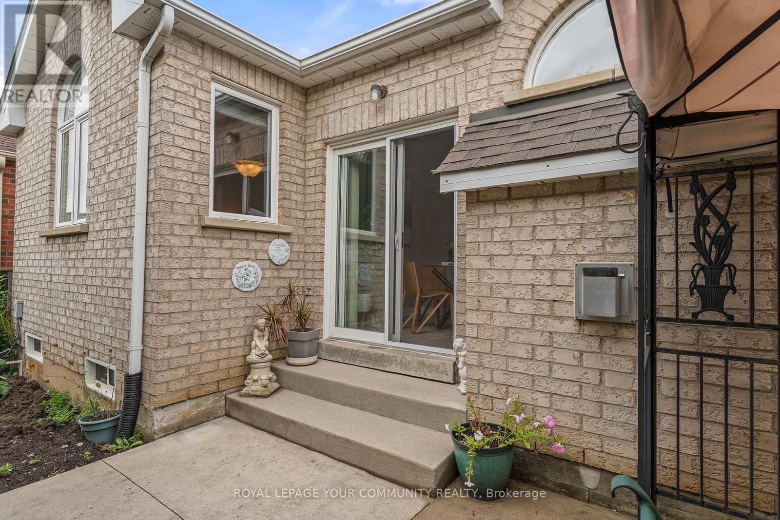 29 Cliveden Place, Markham, Ontario  L6C 2S4 - Photo 22 - N12427920