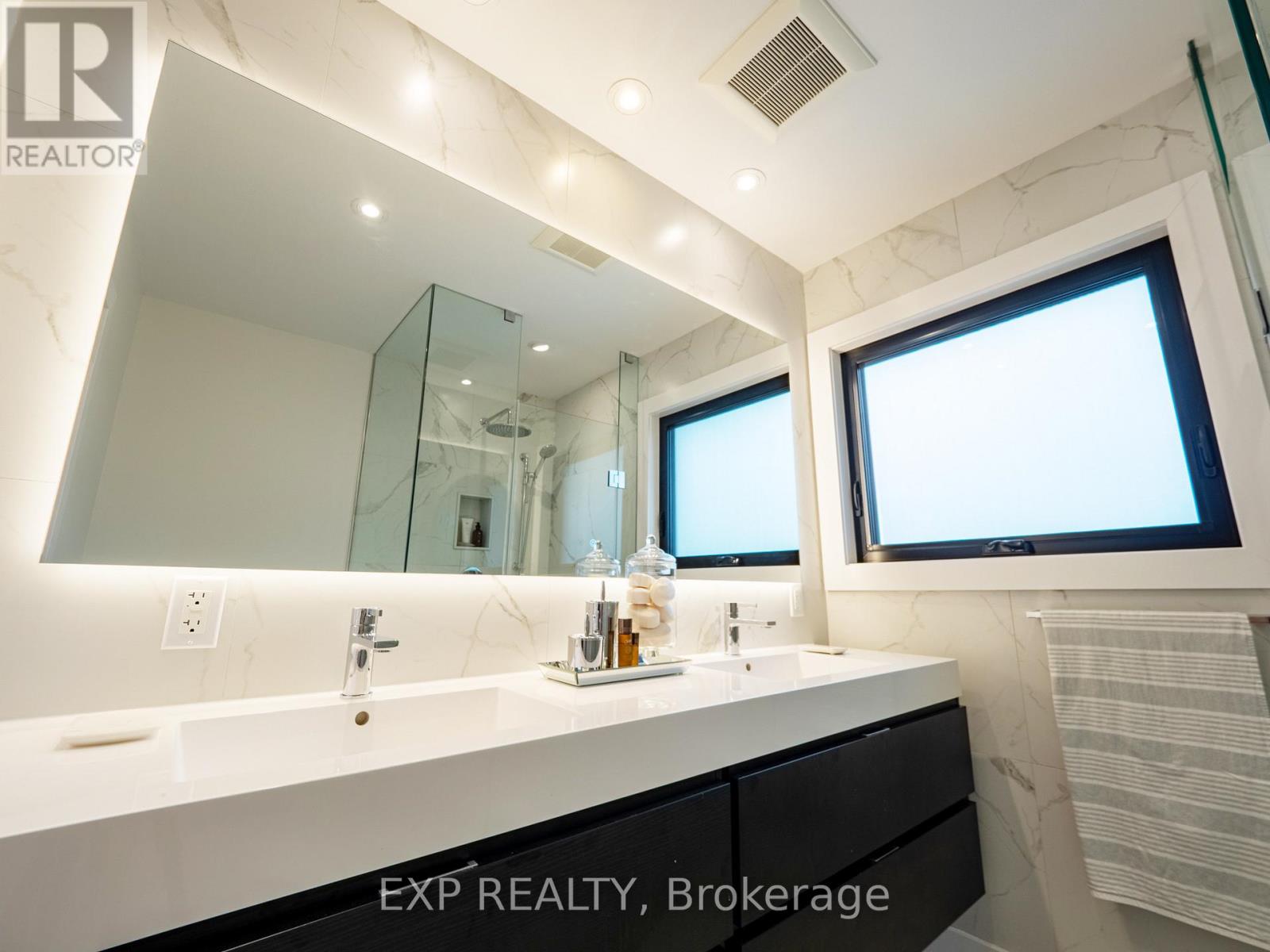 2433 Trevor Drive, Oakville, Ontario  L6L 5C4 - Photo 23 - W12427919