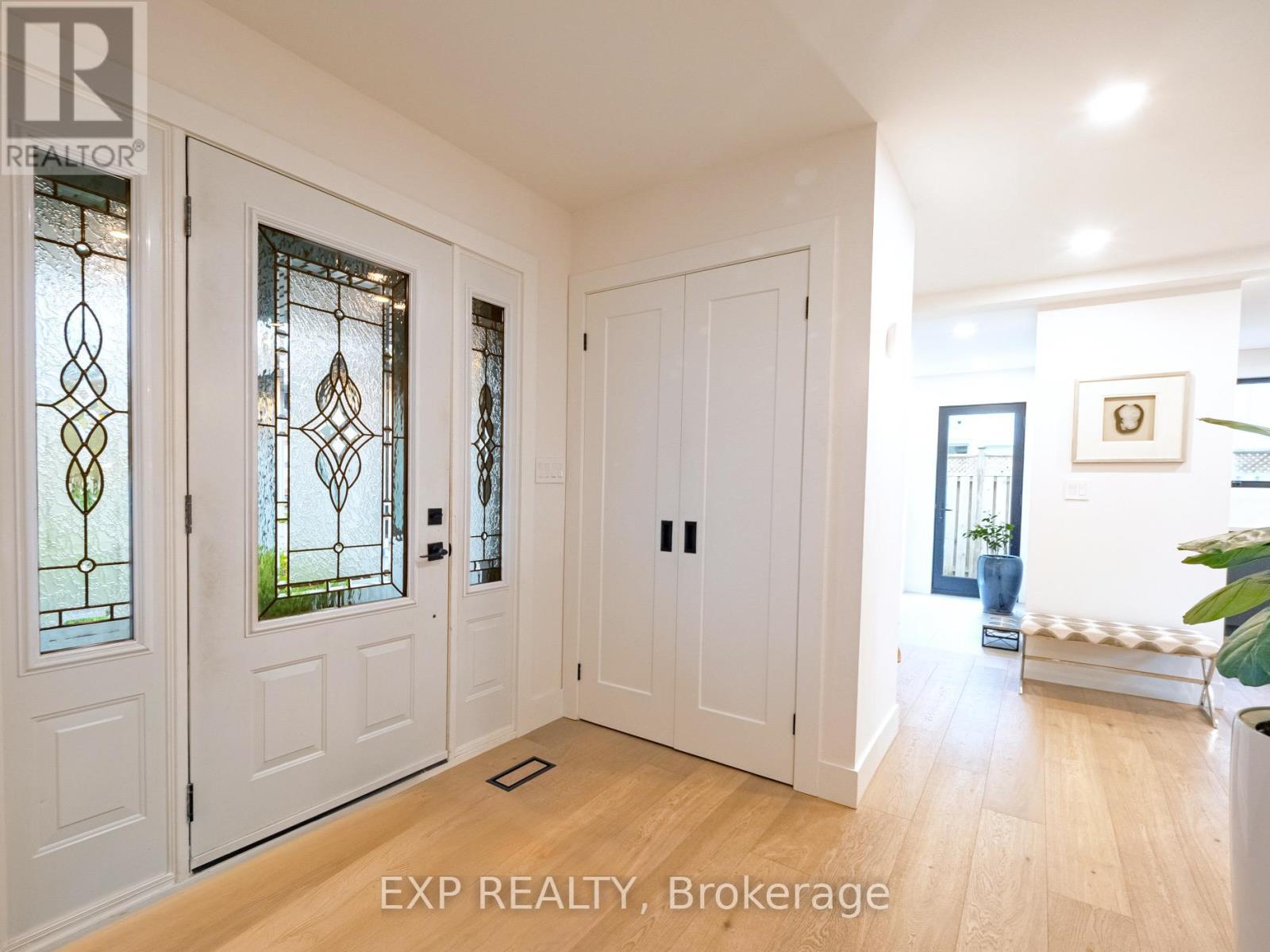2433 Trevor Drive, Oakville, Ontario  L6L 5C4 - Photo 6 - W12427919