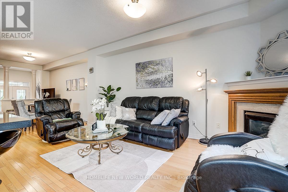 2305 Woodfield Road, Oakville, Ontario  L6H 6Y7 - Photo 13 - W12427921