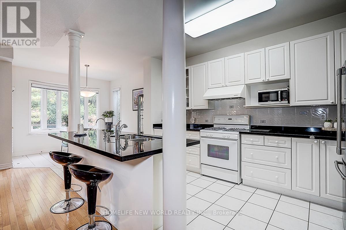 2305 Woodfield Road, Oakville, Ontario  L6H 6Y7 - Photo 20 - W12427921