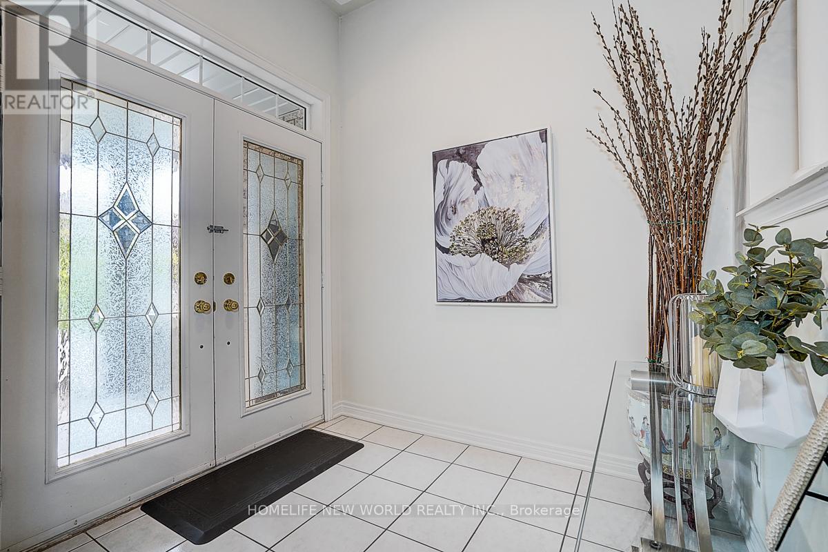 2305 Woodfield Road, Oakville, Ontario  L6H 6Y7 - Photo 4 - W12427921