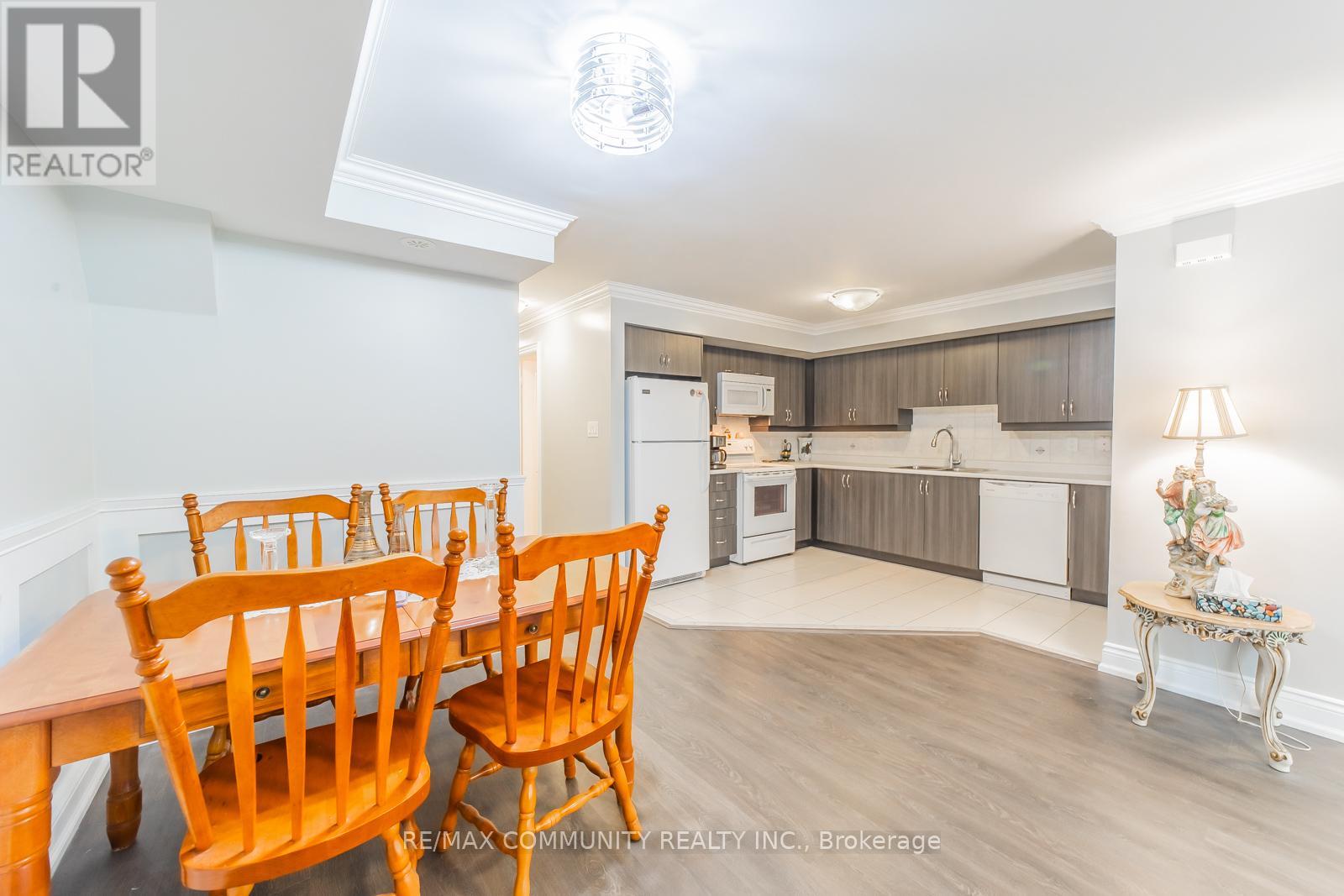 79 - 100 Parrotta Drive, Toronto, Ontario  M9M 0B5 - Photo 12 - W12427945