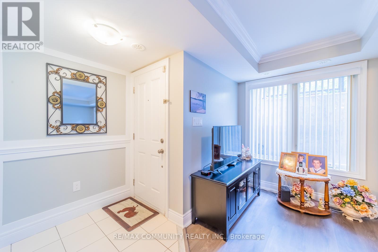 79 - 100 Parrotta Drive, Toronto, Ontario  M9M 0B5 - Photo 6 - W12427945