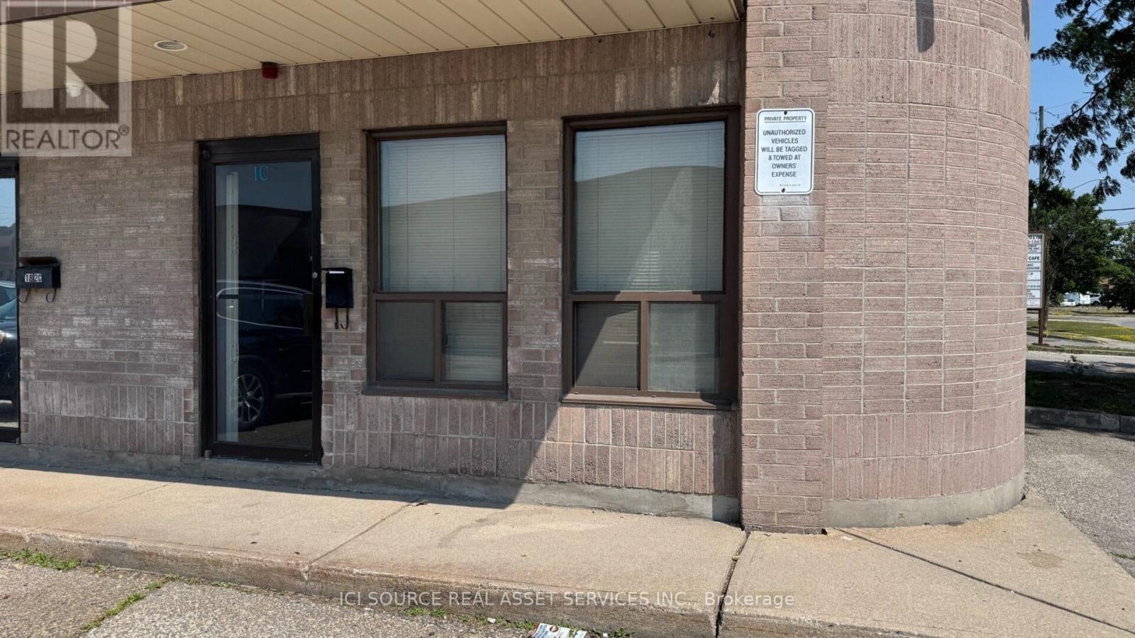 1 - 18 C Strathearn Avenue, Brampton, Ontario  L6T 4Y2 - Photo 1 - W12427952