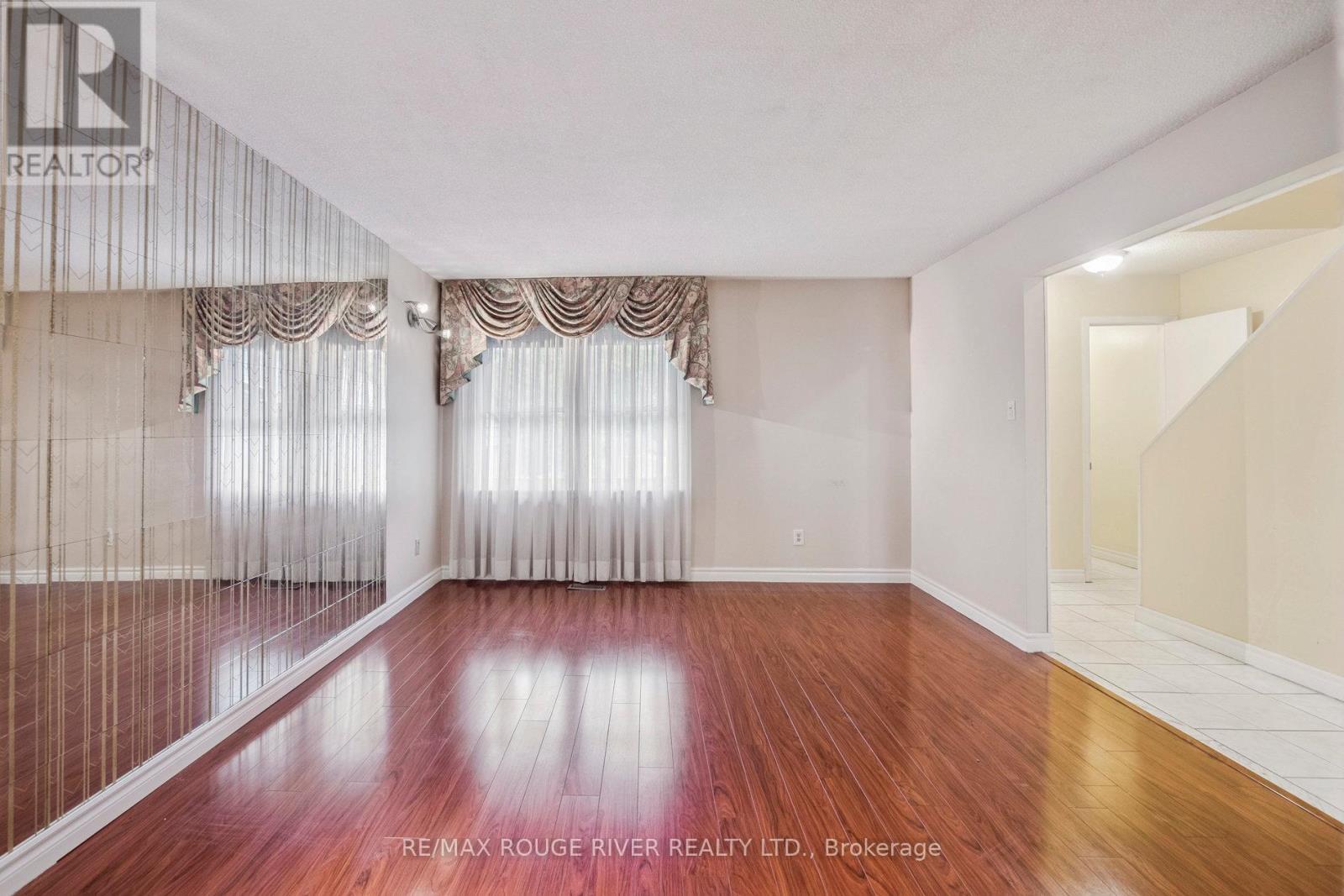 6 Scotney Grove, Toronto, Ontario  M1B 2S4 - Photo 4 - E12427968