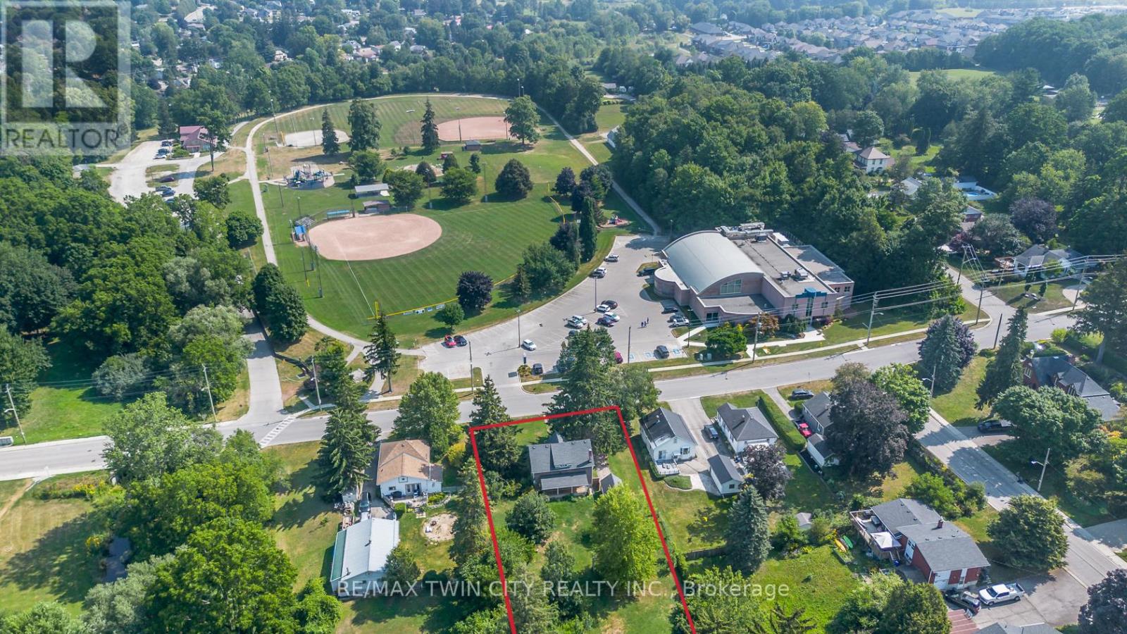 346 Wellington Street, Ingersoll, Ontario  N5C 1T4 - Photo 33 - X12427930