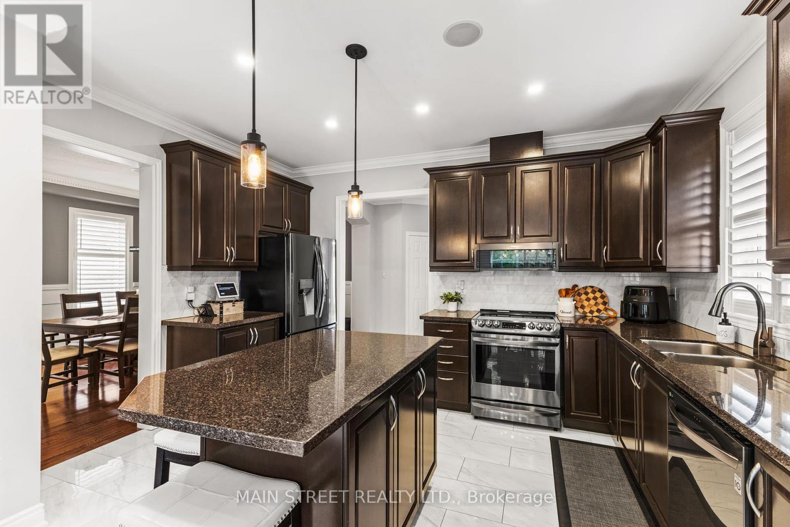 983 Nellie Little Crescent, Newmarket, Ontario  L3X 3E6 - Photo 10 - N12427956