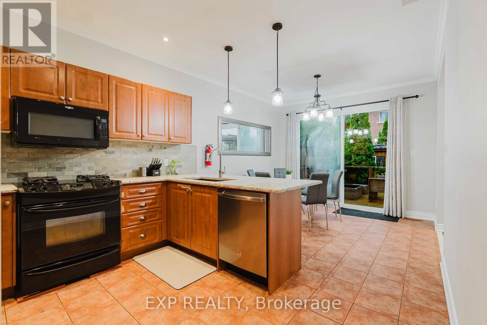 120 Portage Avenue, Richmond Hill, Ontario  L4E 4P7 - Photo 13 - N12427957