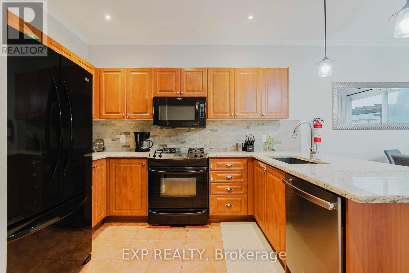 120 Portage Avenue, Richmond Hill, Ontario  L4E 4P7 - Photo 14 - N12427957