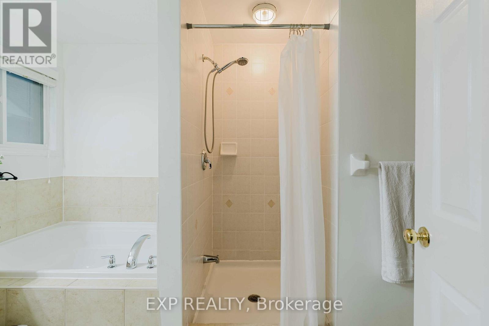 120 Portage Avenue, Richmond Hill, Ontario  L4E 4P7 - Photo 37 - N12427957