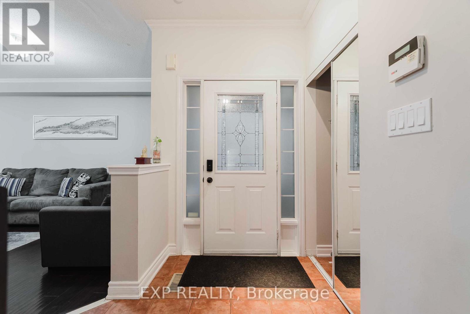 120 Portage Avenue, Richmond Hill, Ontario  L4E 4P7 - Photo 5 - N12427957