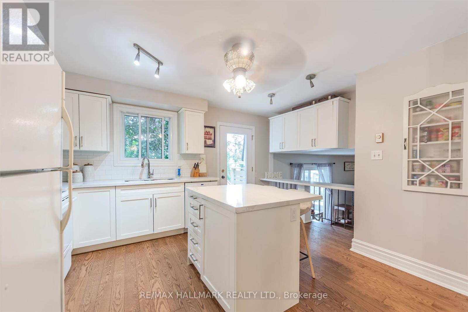 2 Bryan Court, New Tecumseth, Ontario  L0G 1W0 - Photo 15 - N12427963