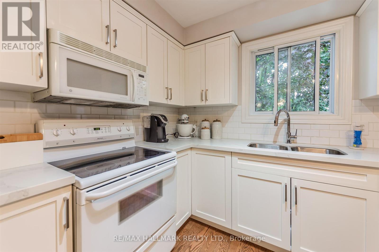 2 Bryan Court, New Tecumseth, Ontario  L0G 1W0 - Photo 17 - N12427963