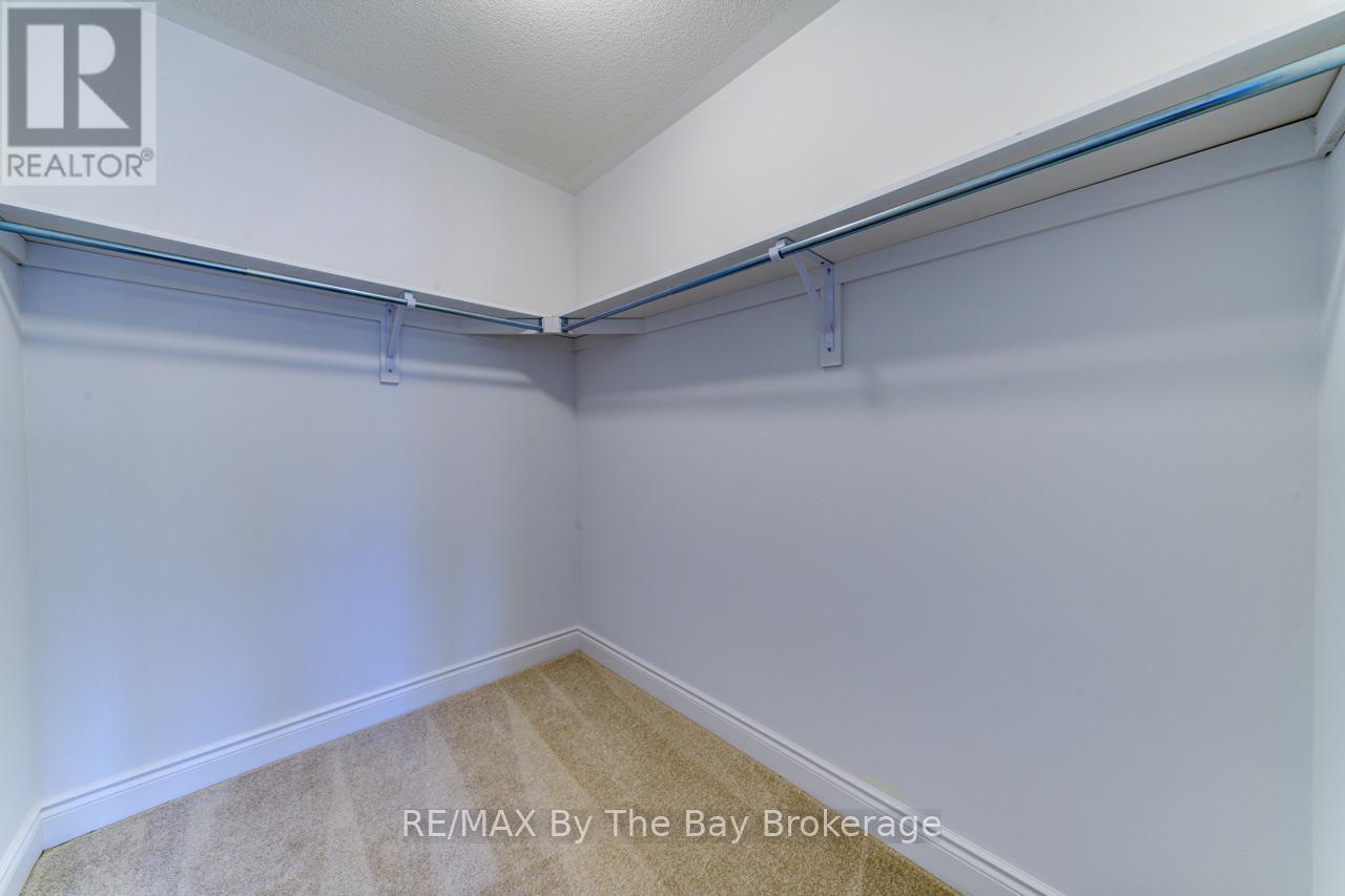 25 Lisa Street, Wasaga Beach, Ontario  L9Z 1J9 - Photo 25 - S12427974