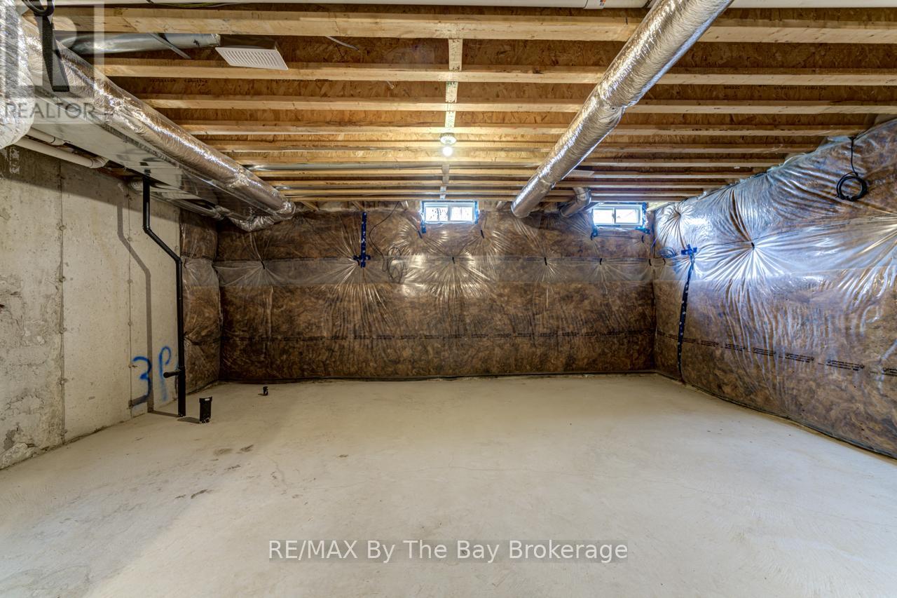 25 Lisa Street, Wasaga Beach, Ontario  L9Z 1J9 - Photo 31 - S12427974