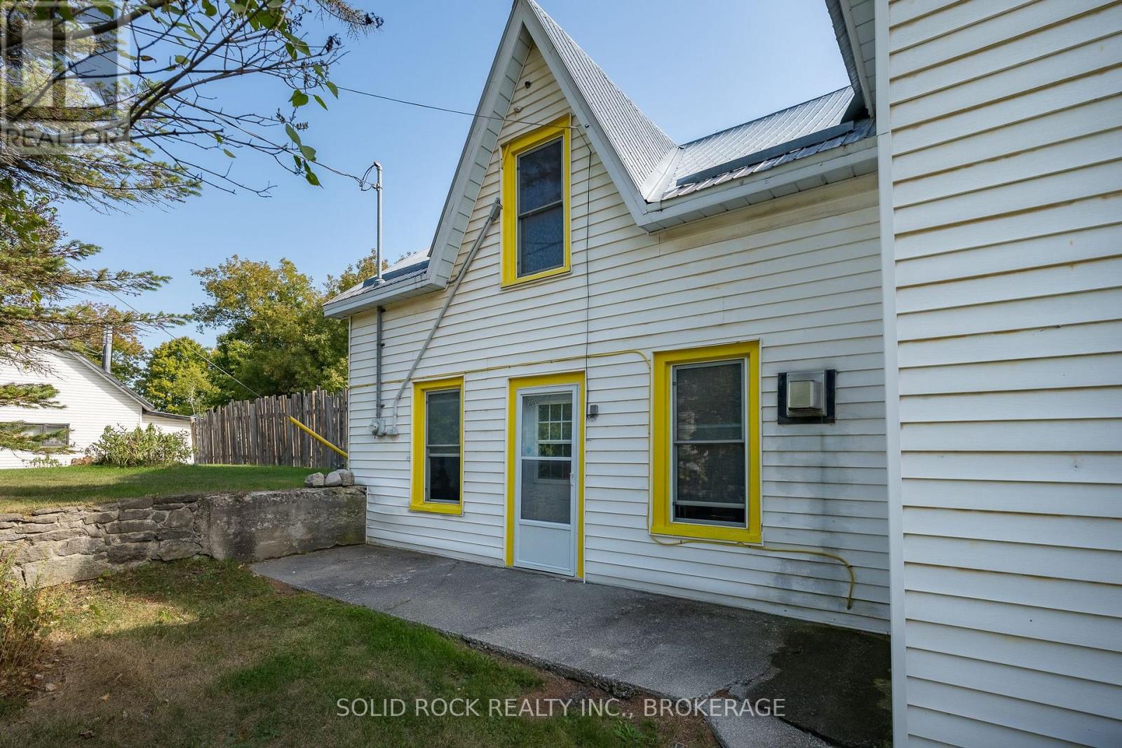 108 Queen Street, Tweed, Ontario  K0L 2L0 - Photo 6 - X12427991