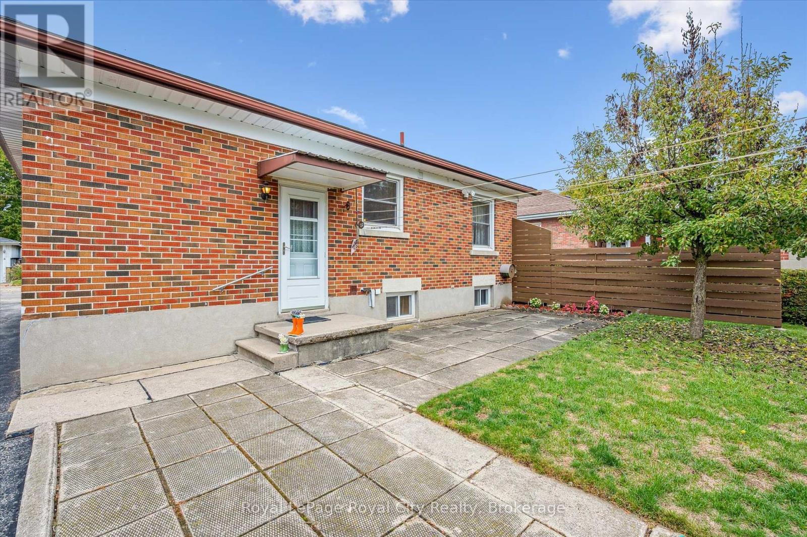133 Emma Street, Guelph, Ontario  N1E 1V2 - Photo 33 - X12427972