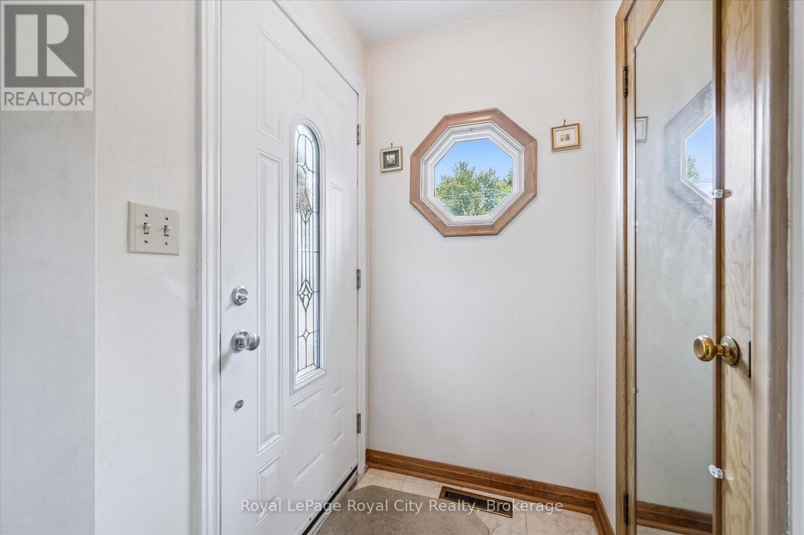 133 Emma Street, Guelph, Ontario  N1E 1V2 - Photo 6 - X12427972