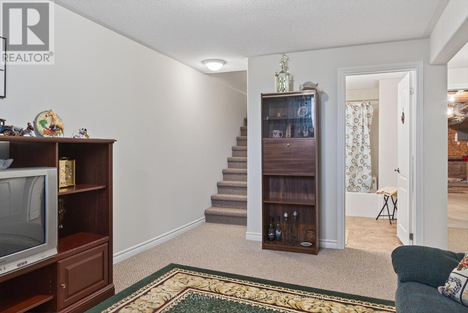 26 Chadwin Drive, Kawartha Lakes, Ontario  K9V 0E9 - Photo 21 - X12427987