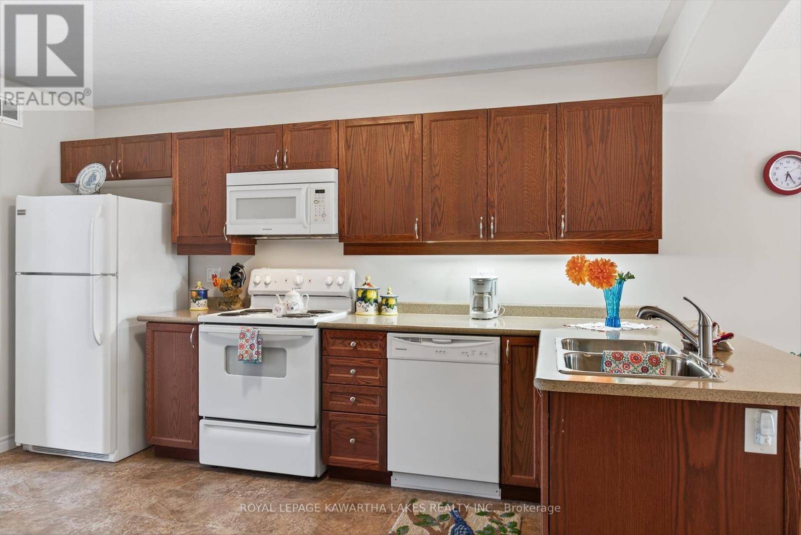 26 Chadwin Drive, Kawartha Lakes, Ontario  K9V 0E9 - Photo 7 - X12427987