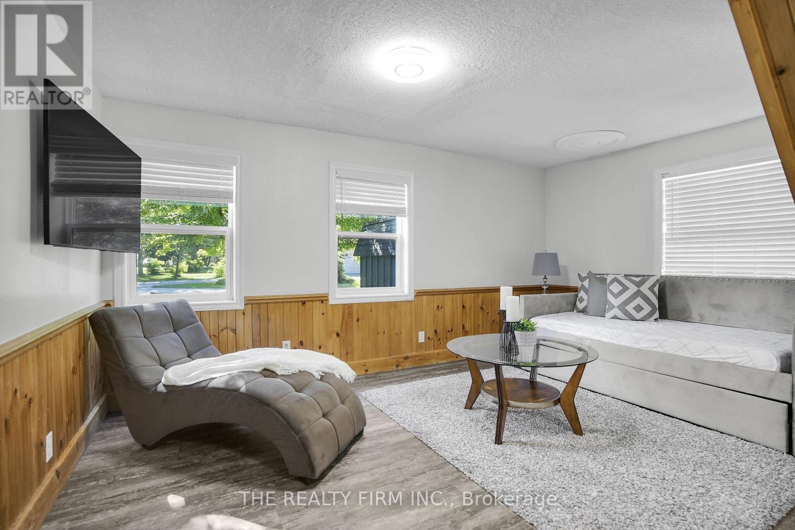 3692 Beverly Glen, Plympton-Wyoming, Ontario  N0N 1E0 - Photo 17 - X12427983