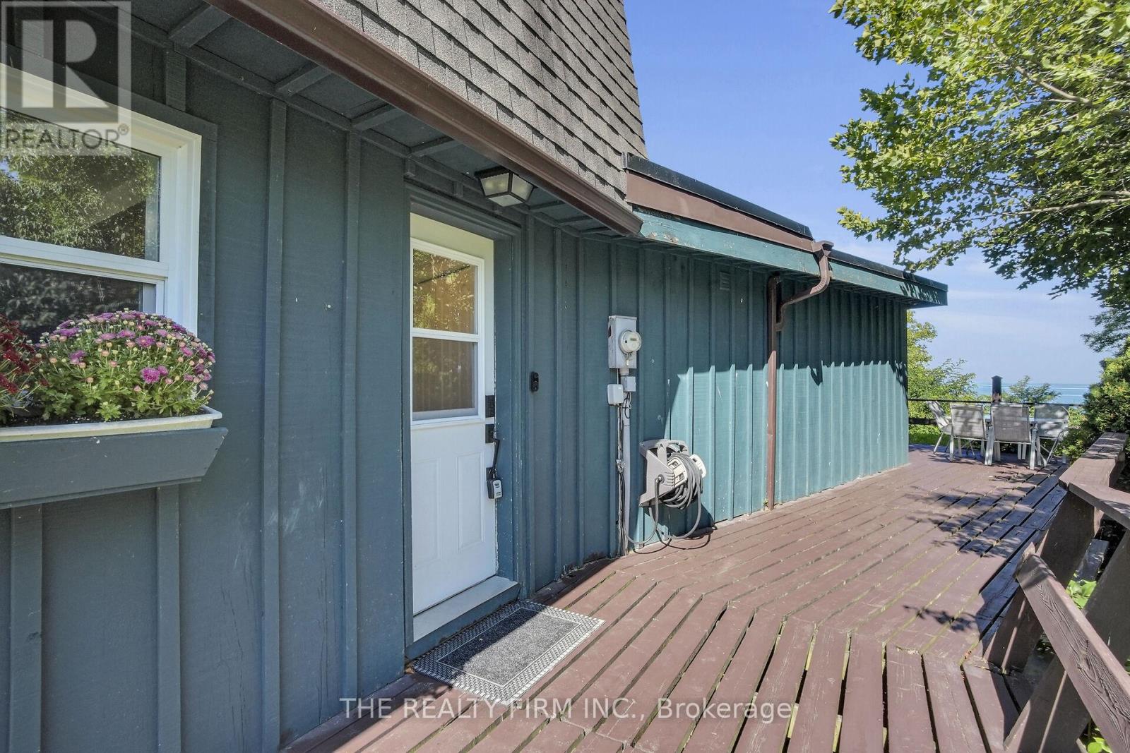 3692 Beverly Glen, Plympton-Wyoming, Ontario  N0N 1E0 - Photo 29 - X12427983