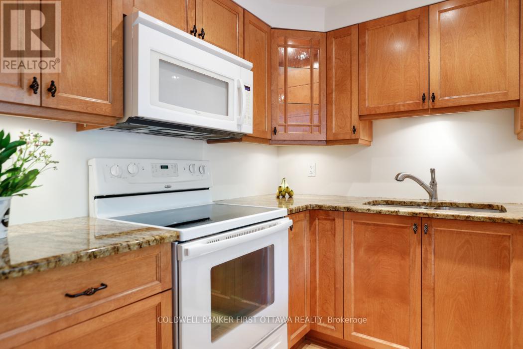 303 - 939 North River Road, Ottawa, Ontario  K1K 3V2 - Photo 12 - X12427976