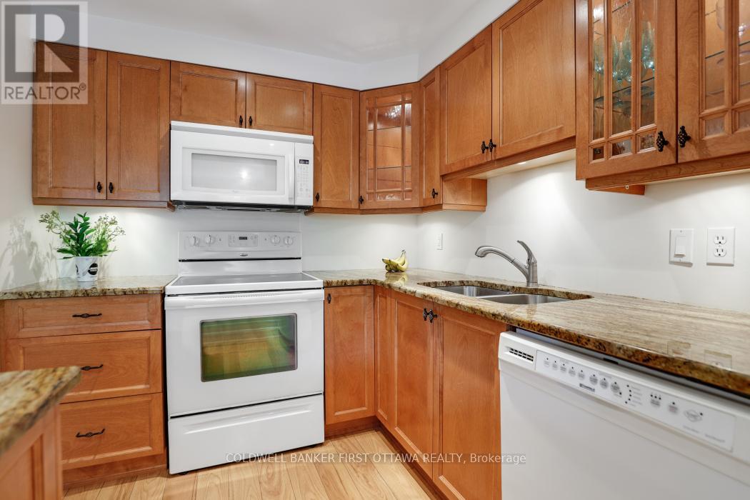 303 - 939 North River Road, Ottawa, Ontario  K1K 3V2 - Photo 14 - X12427976