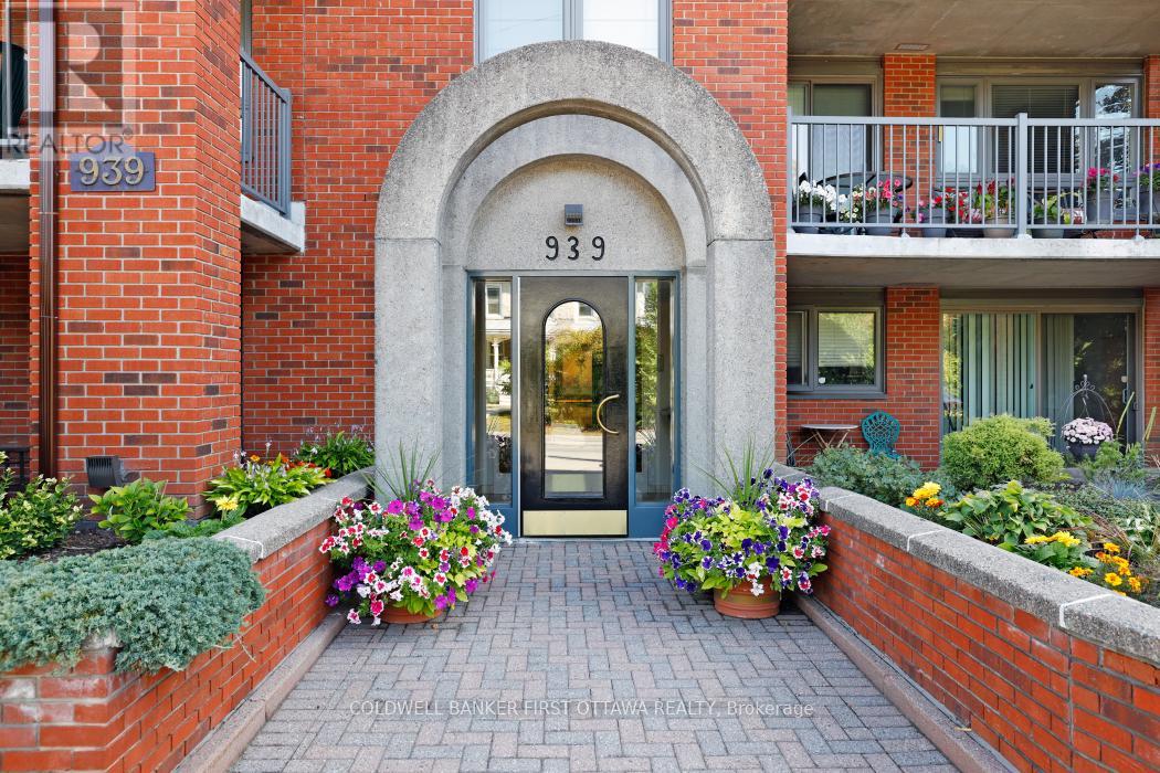 303 - 939 North River Road, Ottawa, Ontario  K1K 3V2 - Photo 5 - X12427976