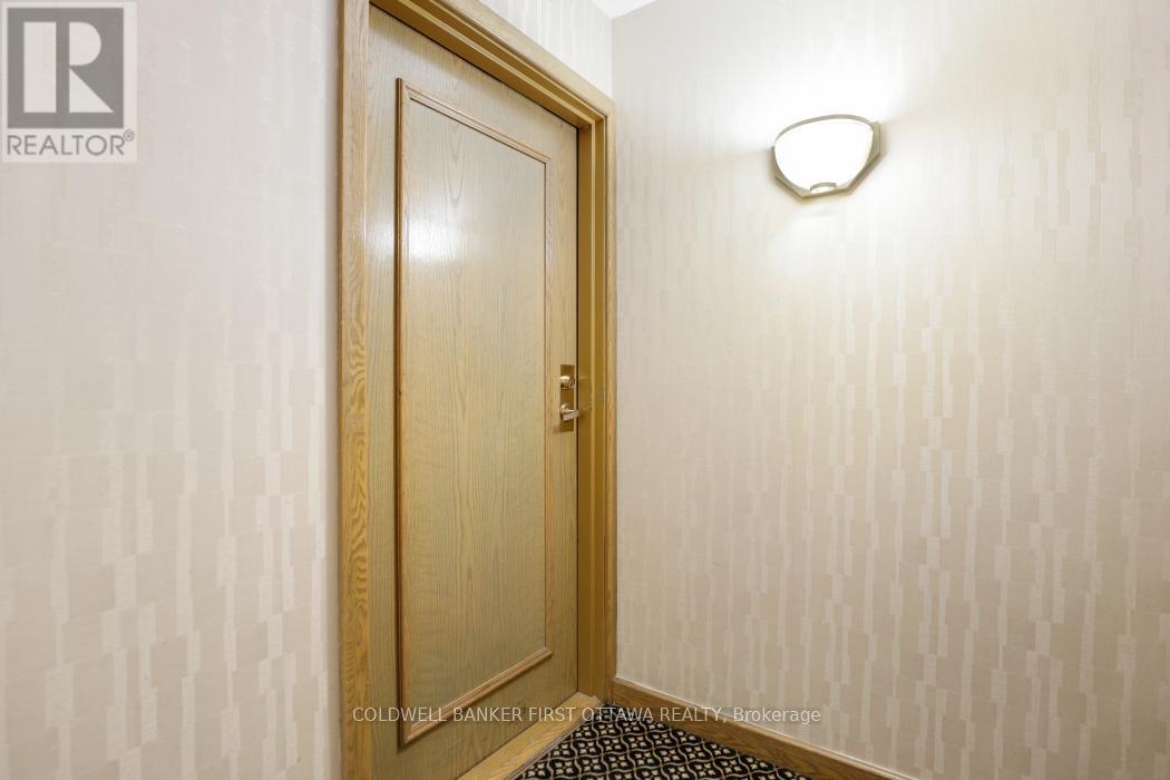303 - 939 North River Road, Ottawa, Ontario  K1K 3V2 - Photo 9 - X12427976