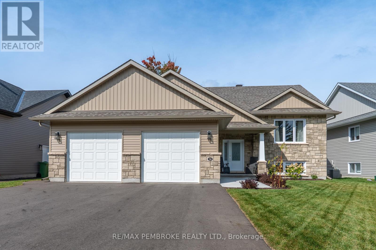 36 ZACHARY STREET, Petawawa, Ontario