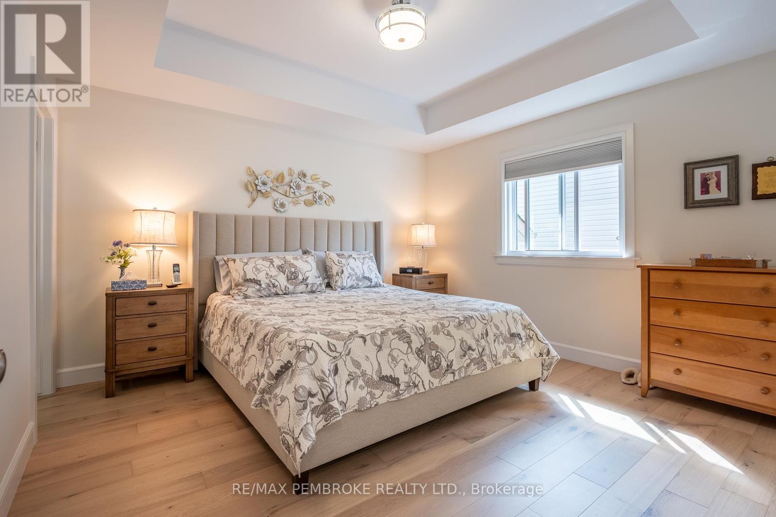 36 Zachary Street, Petawawa, Ontario  K8H 0G5 - Photo 20 - X12427982