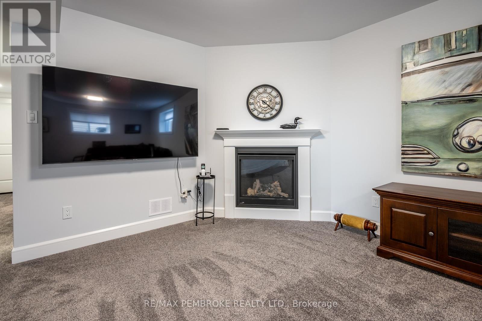 36 Zachary Street, Petawawa, Ontario  K8H 0G5 - Photo 32 - X12427982