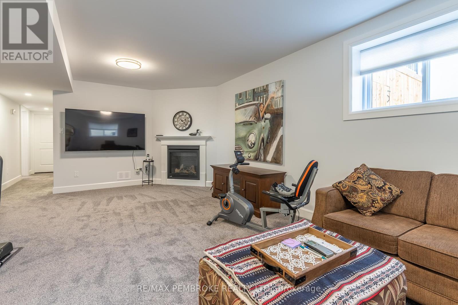 36 Zachary Street, Petawawa, Ontario  K8H 0G5 - Photo 33 - X12427982