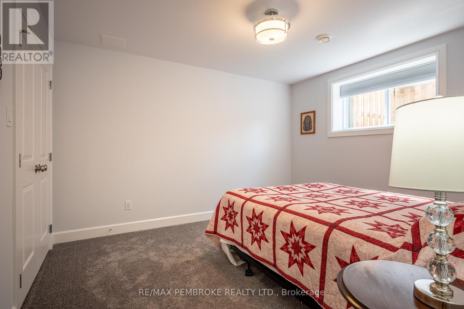 36 Zachary Street, Petawawa, Ontario  K8H 0G5 - Photo 38 - X12427982