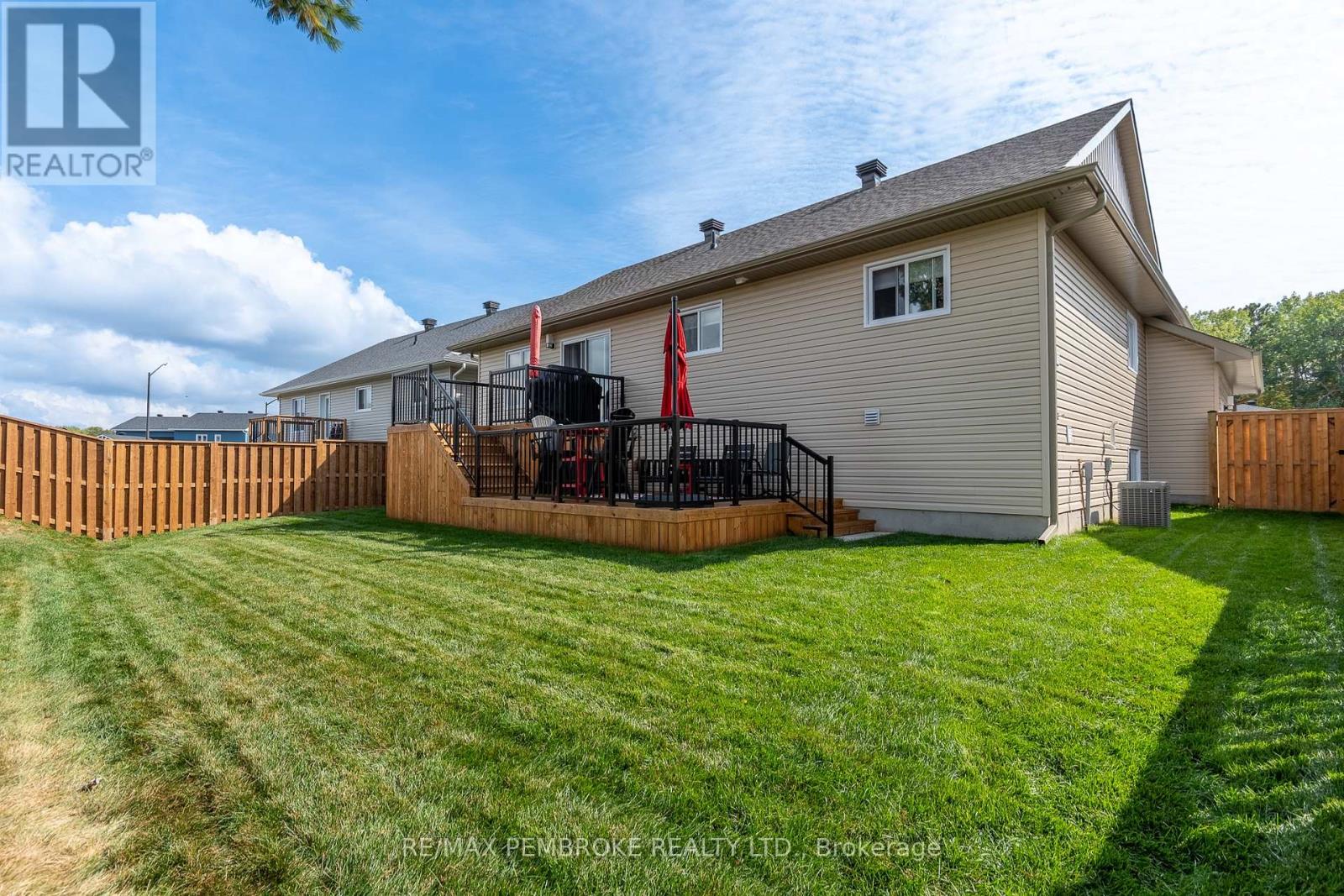 36 Zachary Street, Petawawa, Ontario  K8H 0G5 - Photo 46 - X12427982