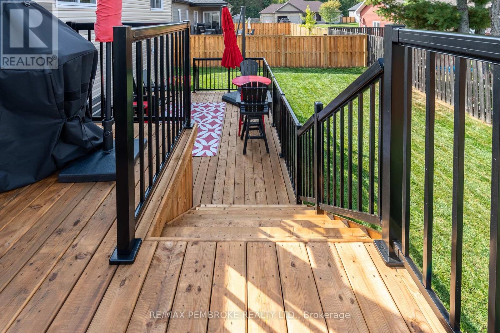 36 Zachary Street, Petawawa, Ontario  K8H 0G5 - Photo 47 - X12427982